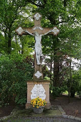 Wiewels Kreuz vor dem Wallfahrtsort Breischen Wiewels Kreuz vor dem Wallfahrtsort Breischen